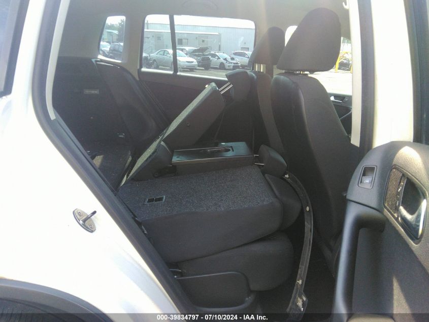 2010 Volkswagen Tiguan Se/Sel VIN: WVGBV7AX1AW537565 Lot: 39834797