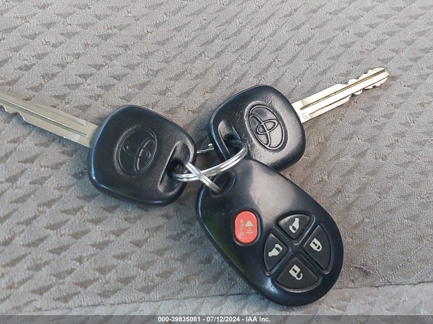 2011 Toyota Sienna Le V6 VIN: 5TDKK3DC8BS072587 Lot: 39835081