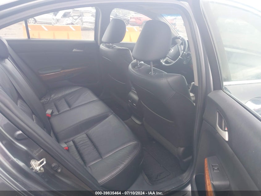 2011 Honda Accord Exl VIN: 1HGCP3F85BA013543 Lot: 39835464