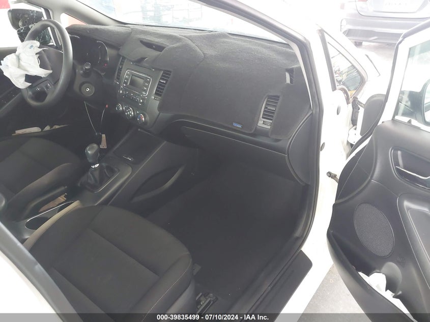 2016 KIA FORTE LX - KNAFK4A63G5587528