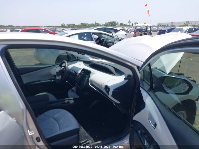 2022 TOYOTA PRIUS VIN: JTDKAMFU3N3169426