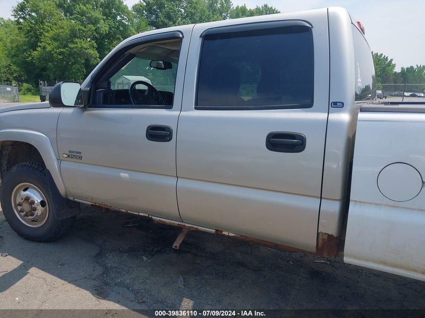 2004 Chevrolet Silverado 3500 Ls VIN: 1GCJK33194F136506 Lot: 39836110