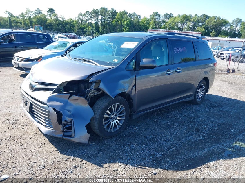 VIN 5TDYZ3DC6JS917618 2018 TOYOTA SIENNA XLE/XLE PREMIUM/LIMITED/L