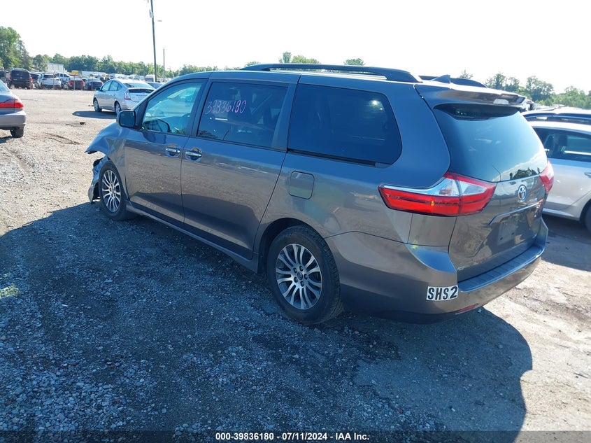 VIN 5TDYZ3DC6JS917618 2018 TOYOTA SIENNA XLE/XLE PREMIUM/LIMITED/L