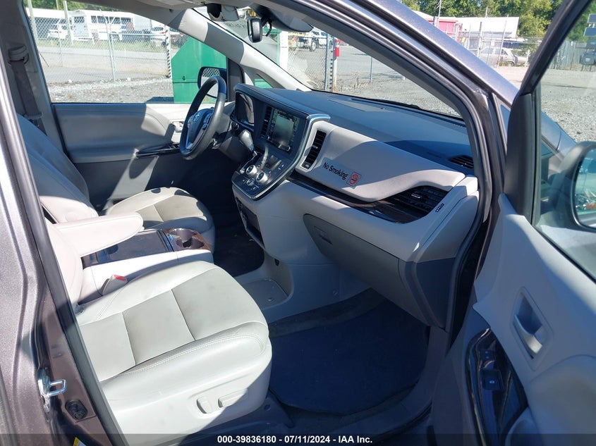 VIN 5TDYZ3DC6JS917618 2018 TOYOTA SIENNA XLE/XLE PREMIUM/LIMITED/L
