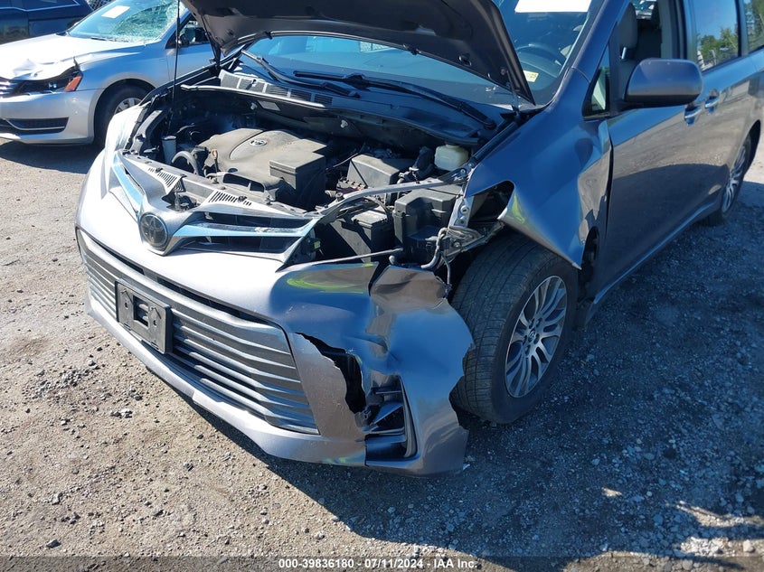 VIN 5TDYZ3DC6JS917618 2018 TOYOTA SIENNA XLE/XLE PREMIUM/LIMITED/L