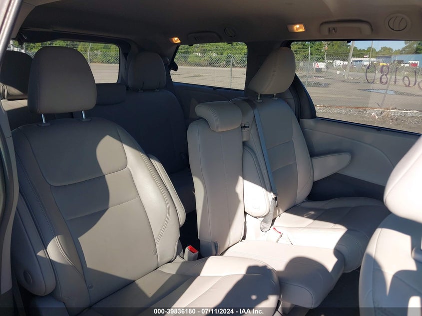 VIN 5TDYZ3DC6JS917618 2018 TOYOTA SIENNA XLE/XLE PREMIUM/LIMITED/L