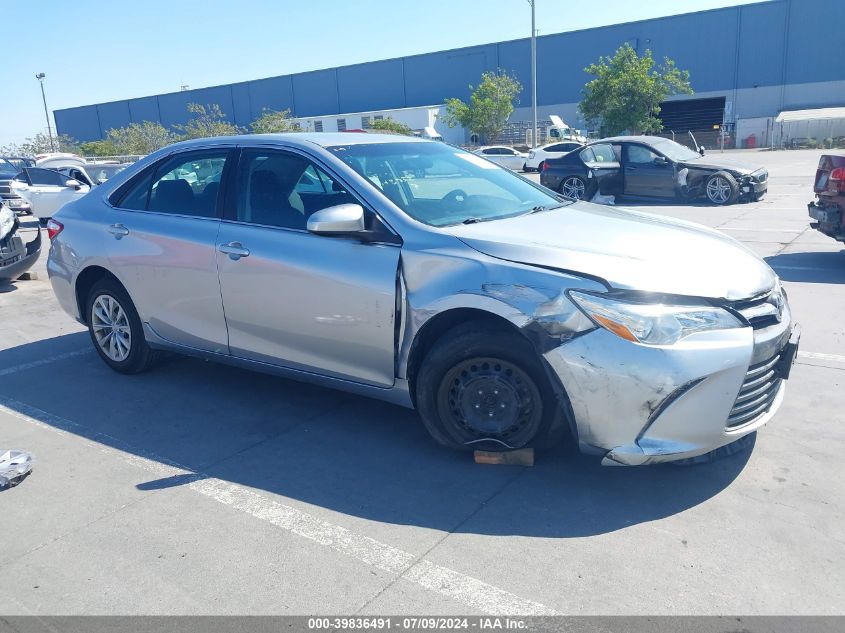 4T1BF1FK6HU760116 2017 TOYOTA CAMRY - Image 1