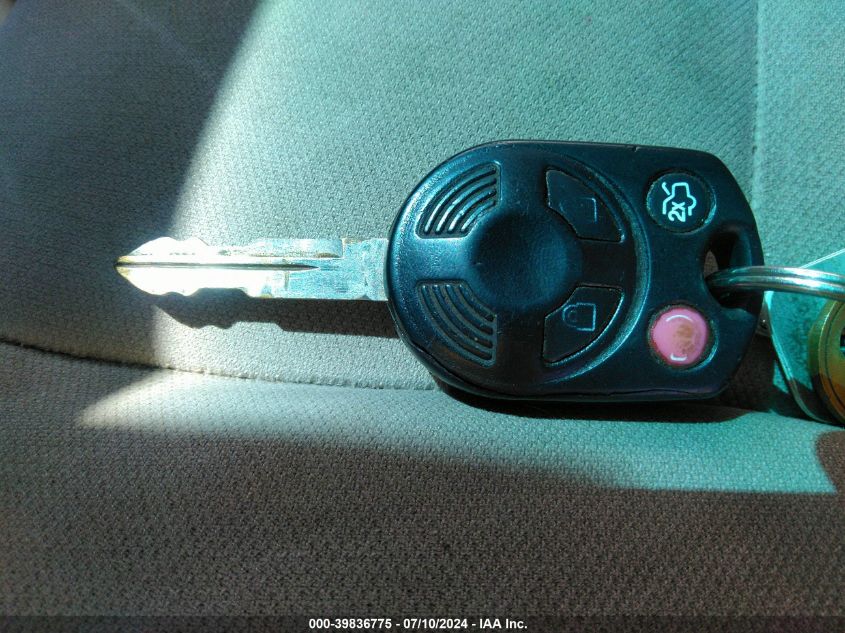 2010 Ford Expedition Xlt VIN: 1FMJU1F57AEA53733 Lot: 39836775