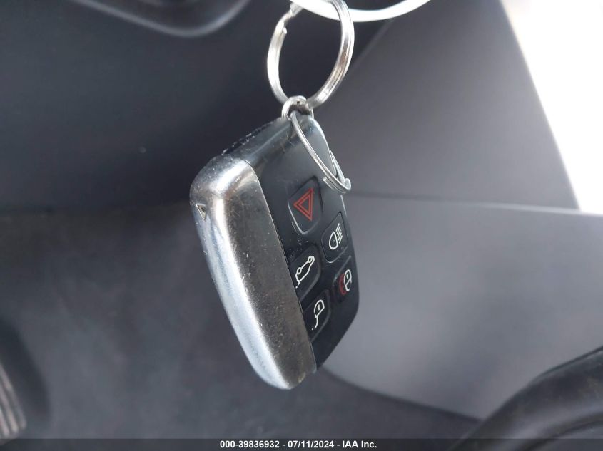 2017 Land Rover Discovery Hse VIN: SALRRBBV3HA015558 Lot: 39836932