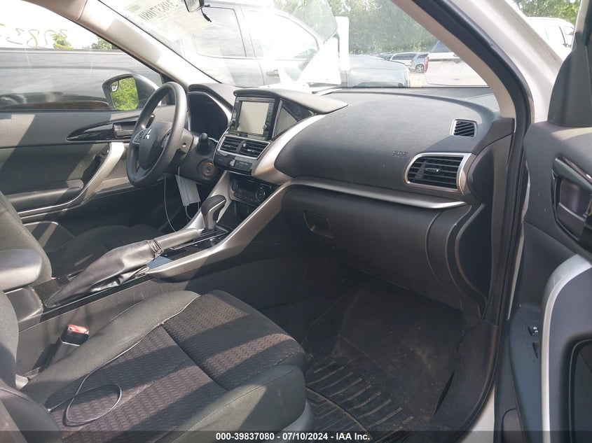 VIN JA4AS3AA7JZ067306 2018 MITSUBISHI ECLIPSE CROSS ES
