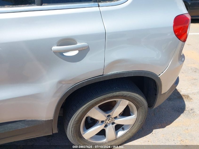 2010 Volkswagen Tiguan Wolfsburg VIN: WVGAV7AX3AW519502 Lot: 39837625