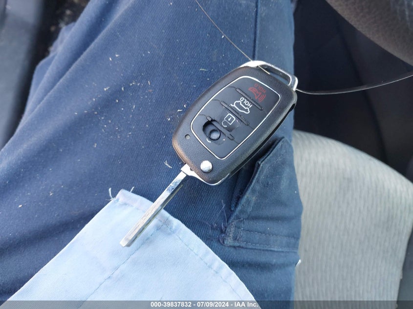 2016 Hyundai Santa Fe Sport 2.4L VIN: 5XYZTDLB7GG353584 Lot: 39837832