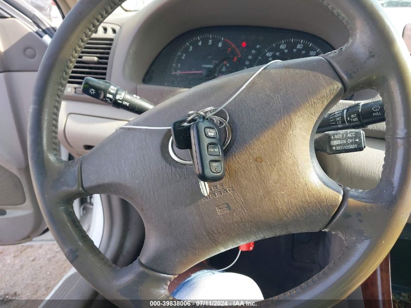 2004 Toyota Camry Le VIN: JTDBE30K340286526 Lot: 39838006