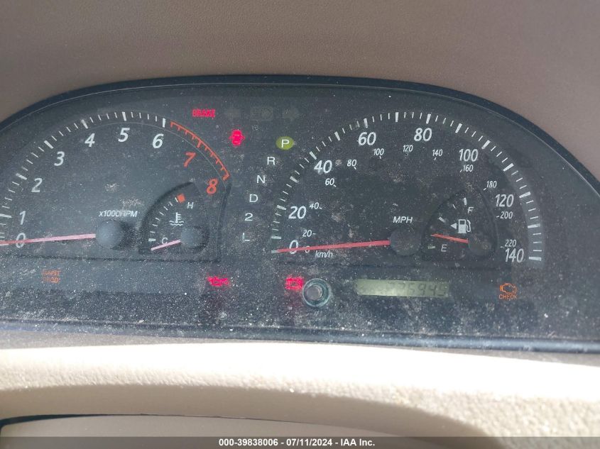 2004 Toyota Camry Le VIN: JTDBE30K340286526 Lot: 39838006