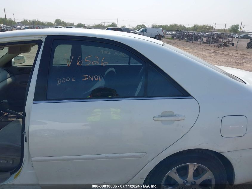 2004 Toyota Camry Le VIN: JTDBE30K340286526 Lot: 39838006