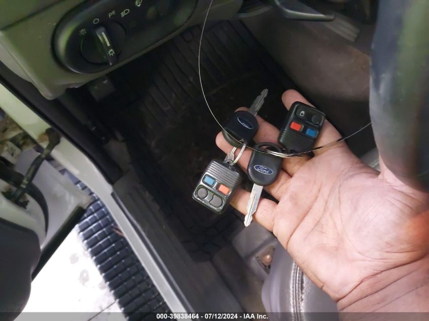 2002 Ford Explorer Xlt VIN: 1FMZU73W82ZC77977 Lot: 39838464