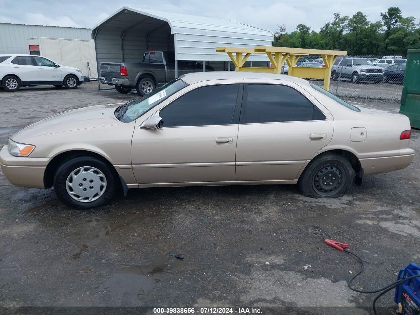 1999 Toyota Camry Le VIN: JT2BG28K4X0345220 Lot: 39838656