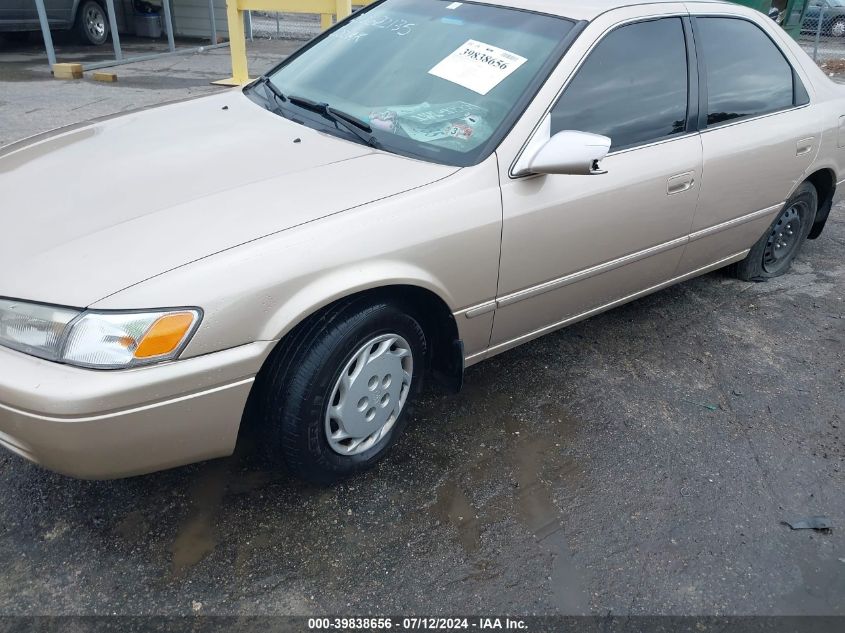 1999 Toyota Camry Le VIN: JT2BG28K4X0345220 Lot: 39838656