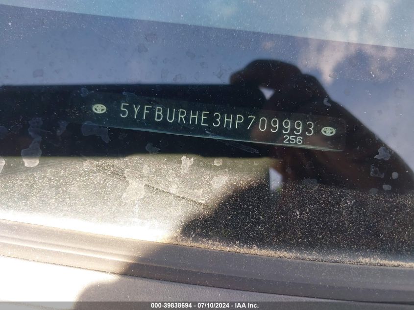 2017 Toyota Corolla Le VIN: 5YFBURHE3HP709993 Lot: 39838694