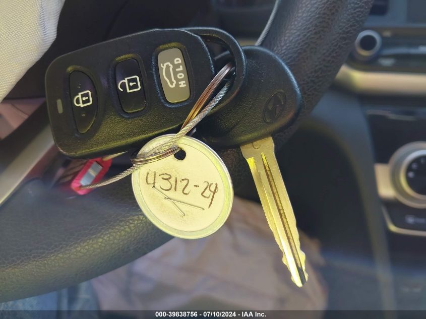 2019 Hyundai Elantra Se VIN: 5NPD74LF5KH417558 Lot: 39838756