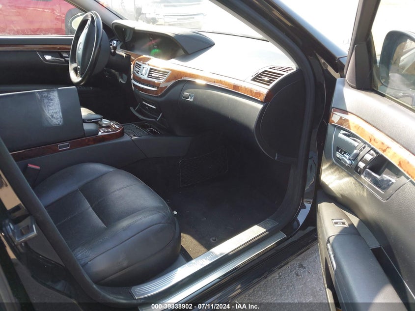 2008 Mercedes-Benz S-Class 5.5L V8 VIN: WDDNG71X38A154574 Lot: 39838902