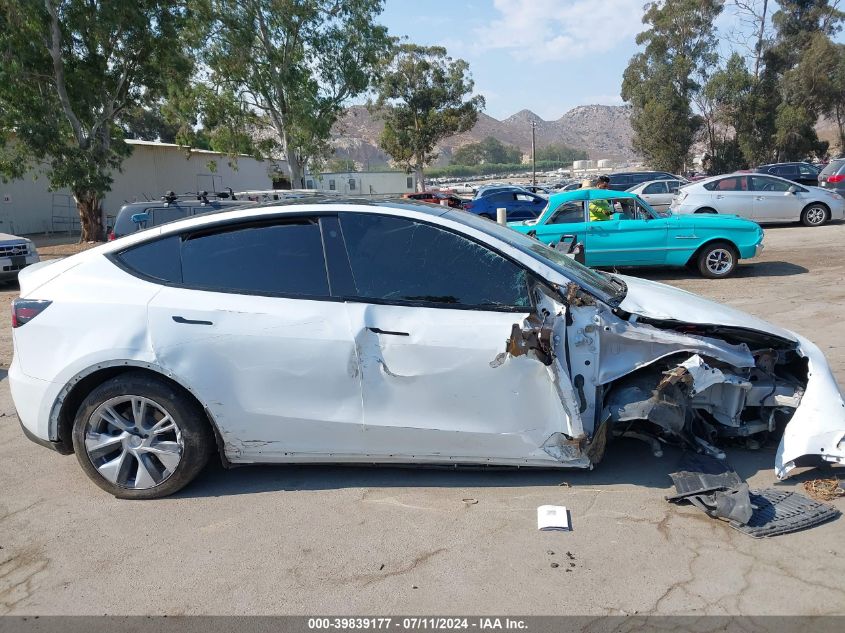 2021 Tesla Model Y Long Range Dual Motor All-Wheel Drive VIN: 5YJYGDEE4MF213941 Lot: 39839177