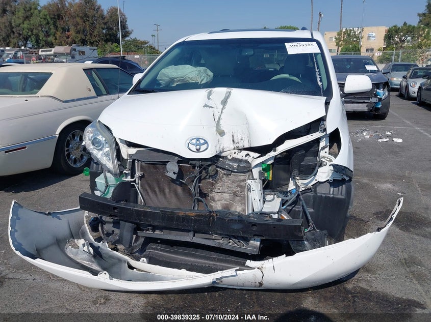 2013 Toyota Sienna Xle V6 8 Passenger VIN: 5TDYK3DC6DS388972 Lot: 39839325