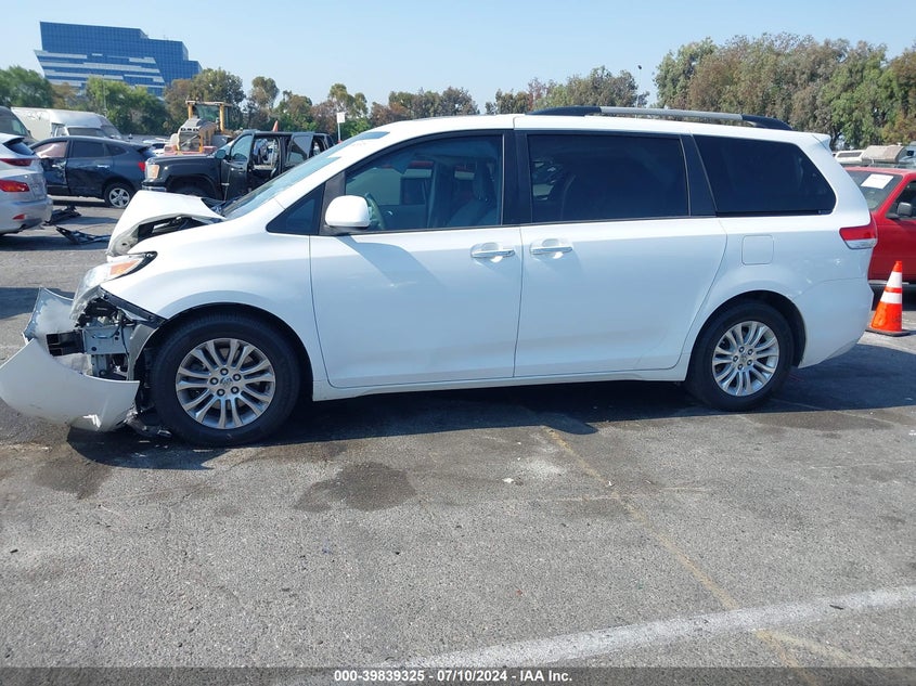 2013 Toyota Sienna Xle V6 8 Passenger VIN: 5TDYK3DC6DS388972 Lot: 39839325