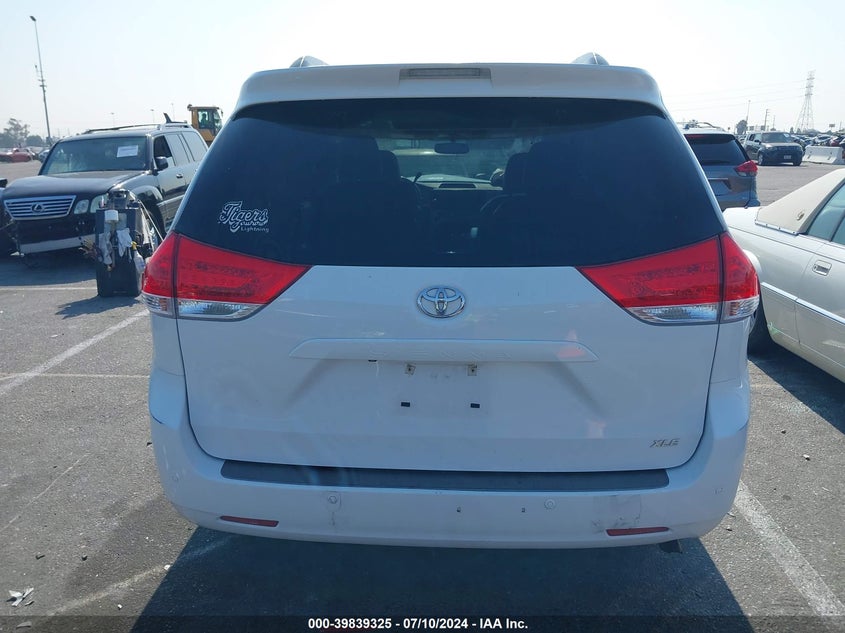 2013 Toyota Sienna Xle V6 8 Passenger VIN: 5TDYK3DC6DS388972 Lot: 39839325