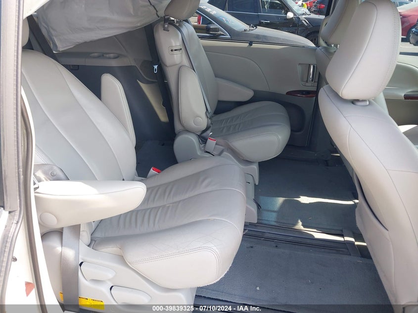 2013 Toyota Sienna Xle V6 8 Passenger VIN: 5TDYK3DC6DS388972 Lot: 39839325