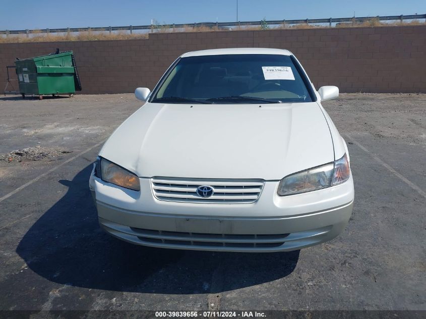 1999 Toyota Camry Le VIN: JT2BG22K2X0354068 Lot: 39839656