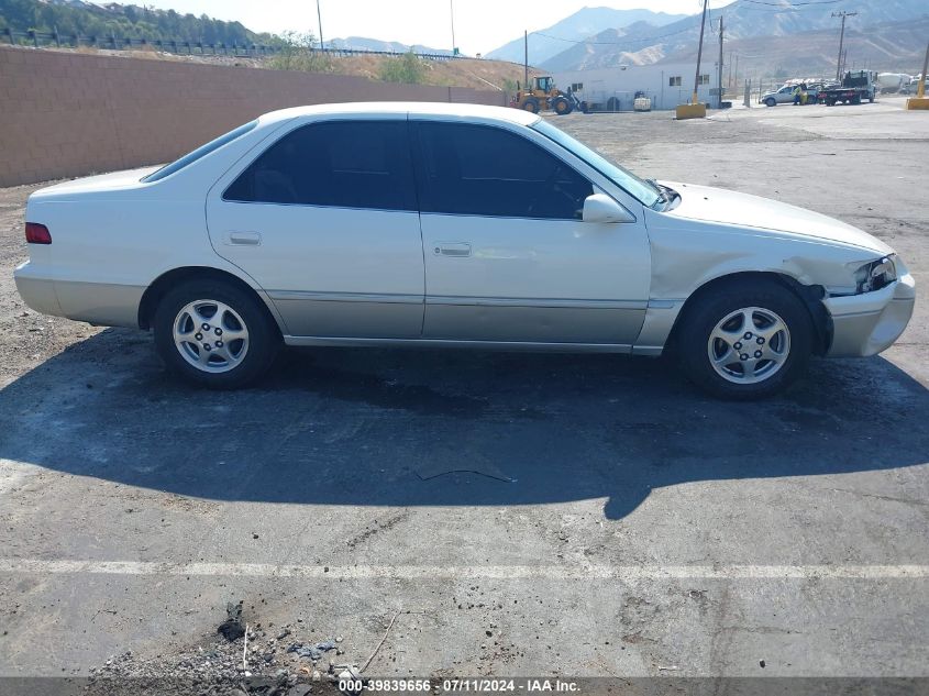 1999 Toyota Camry Le VIN: JT2BG22K2X0354068 Lot: 39839656