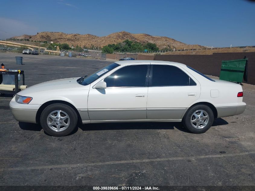 1999 Toyota Camry Le VIN: JT2BG22K2X0354068 Lot: 39839656