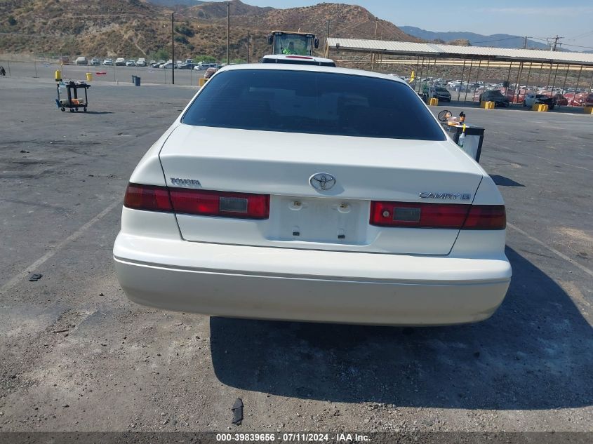 1999 Toyota Camry Le VIN: JT2BG22K2X0354068 Lot: 39839656