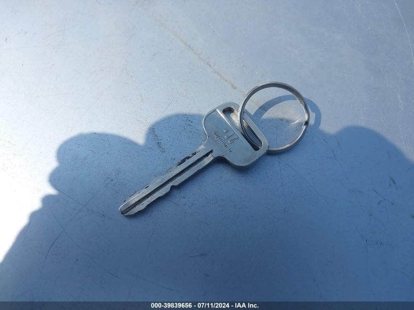 1999 Toyota Camry Le VIN: JT2BG22K2X0354068 Lot: 39839656