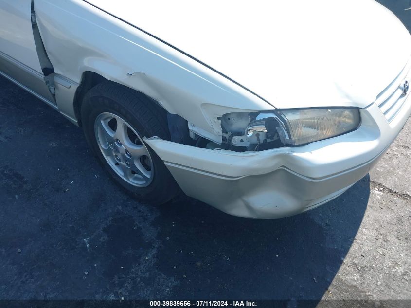 1999 Toyota Camry Le VIN: JT2BG22K2X0354068 Lot: 39839656