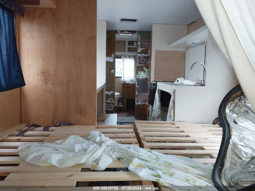 1987 Ford Econoline E350 Cutaway Van VIN: 1FDKE30L9HHA88769 Lot: 39839758