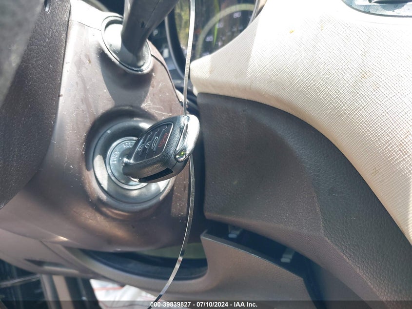 2017 Hyundai Santa Fe Sport 2.4L VIN: 5XYZTDLB5HG496700 Lot: 39839827