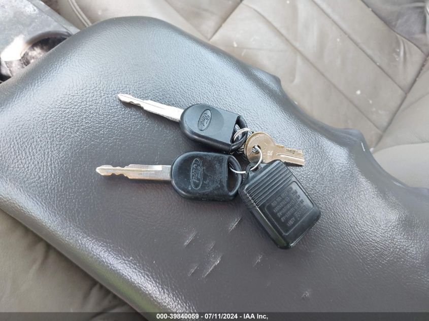 2007 Ford Crown Victoria Lx VIN: 2FAFP74V37X133051 Lot: 39840059