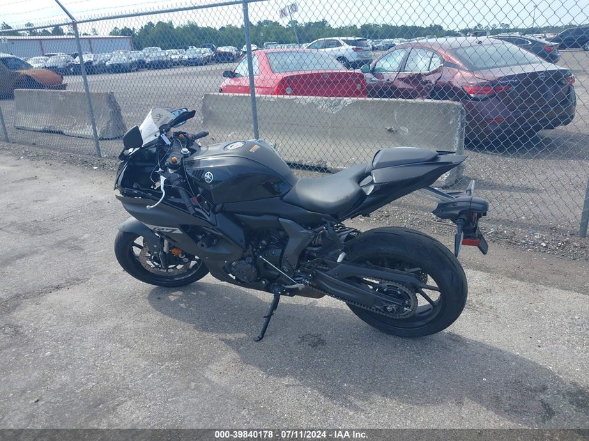 VIN JYARM38E3RA011607 2024 YAMAHA YZFR7