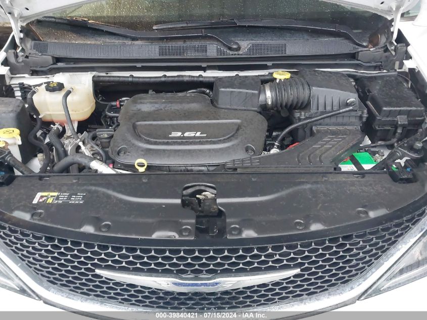 2017 Chrysler Pacifica Touring-L VIN: 2C4RC1BG3HR620647 Lot: 39840421