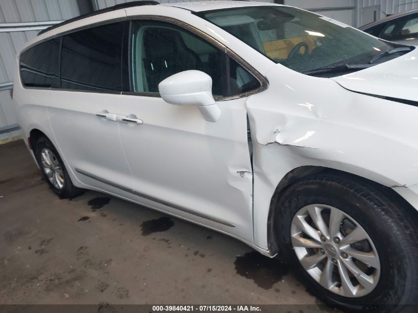 2017 Chrysler Pacifica Touring-L VIN: 2C4RC1BG3HR620647 Lot: 39840421