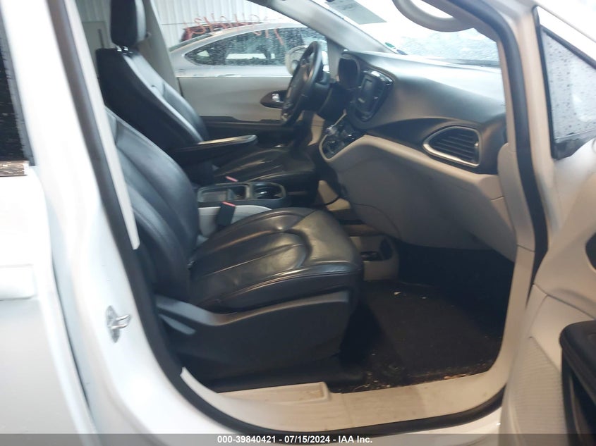 VIN 2C4RC1BG3HR620647 2017 CHRYSLER PACIFICA TOURING L
