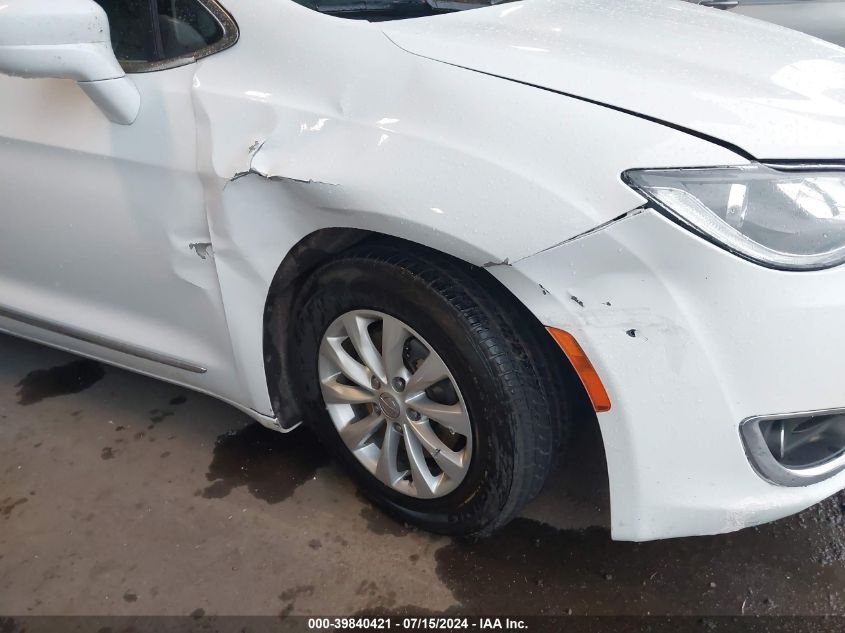 2017 Chrysler Pacifica Touring-L VIN: 2C4RC1BG3HR620647 Lot: 39840421