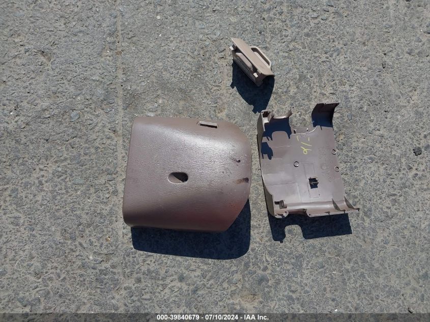 1999 Toyota Sienna Xle VIN: 4T3ZF13C9XU117566 Lot: 39840679