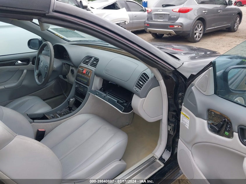 2002 Mercedes-Benz Clk 430 VIN: WDBLK70GX2T119638 Lot: 39840887