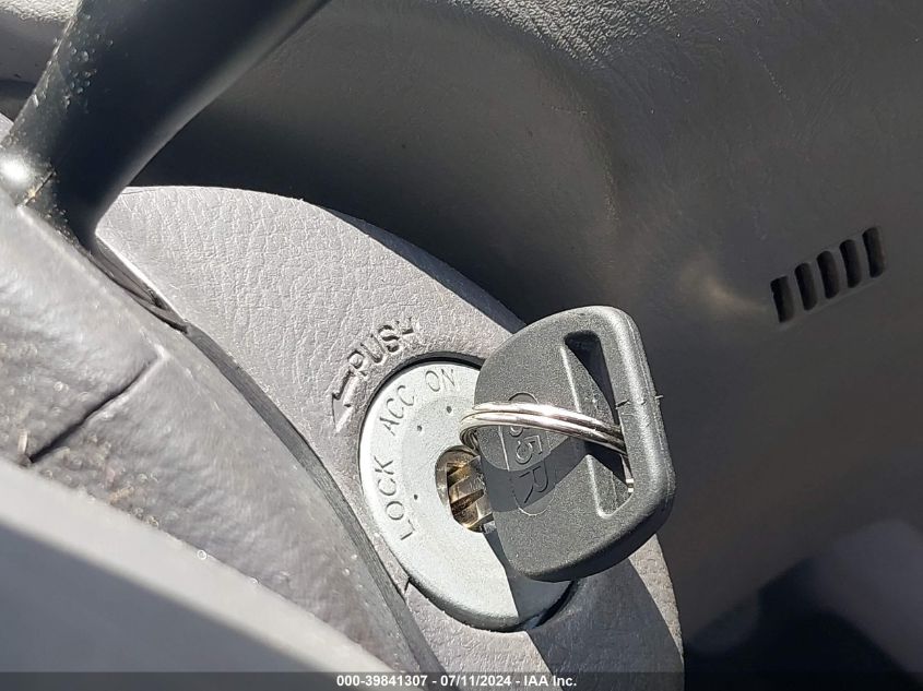 2T1BR38E03C152516 2003 Toyota Corolla Le