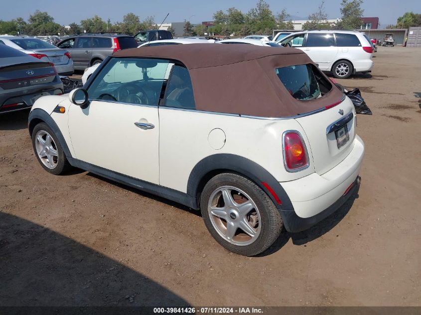 2010 Mini Cooper VIN: WMWMR3C56ATZ19384 Lot: 39841426