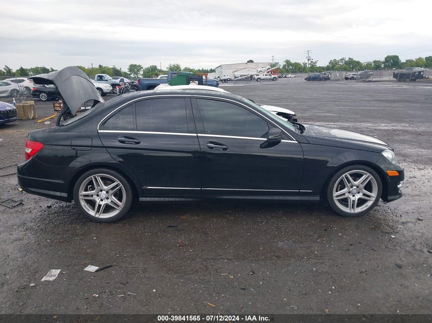 2013 MERCEDES-BENZ C 250 LUXURY/SPORT - WDDGF4HB1DR268623